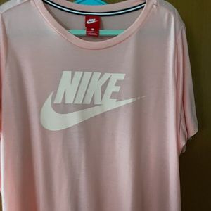 Nike tshirt